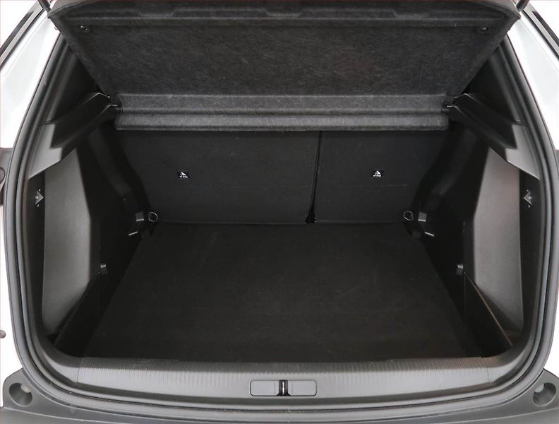 Peugeot 2008 (2021) Active 50 kWh, SoH 87% - fotka 13 z 23