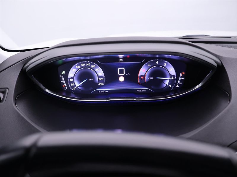 Peugeot 3008 1.2 PT 96kW Aut. Allure CZ - fotka 16 z 34