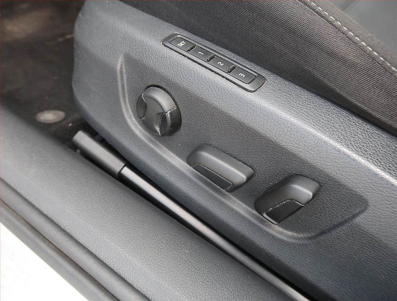 Škoda Superb (2018) 1.6 TDI, Navi, Tempomat - fotka 19 z 19