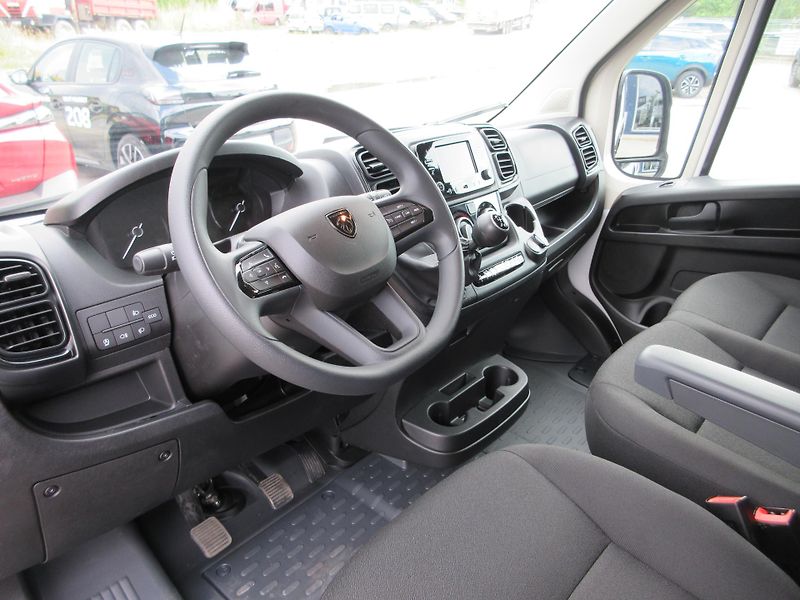 Peugeot Boxer VALNÍK DVOUKABINA 7 míst 140k - fotka 18 z 27