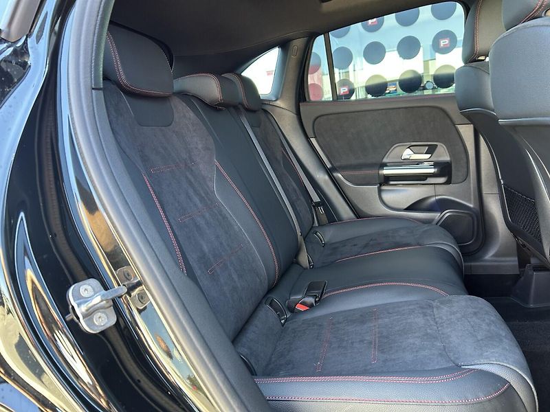Mercedes-Benz GLA 200d 4MATIC AMG Style Edition - fotka 25 z 27