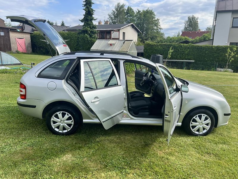 Škoda Fabia 1.4 59KW,TZ,KLIMA,TEMPOMAT,ESP - fotka 30 z 45