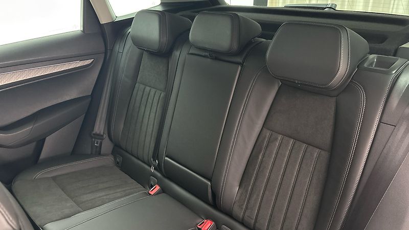 Škoda Karoq 1.5 TSI DSG Style - fotka 16 z 30
