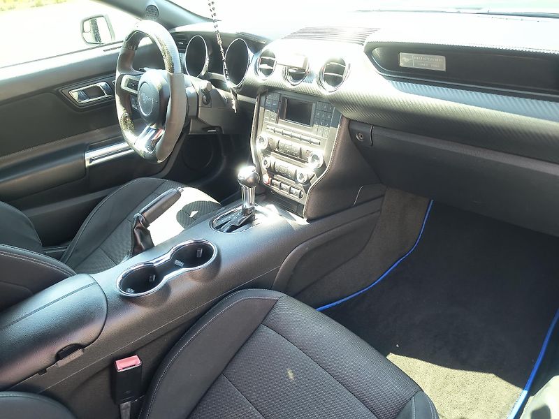Ford Mustang (2016) 3.7 V6 225KW/AUTOMAT - fotka 25 z 46