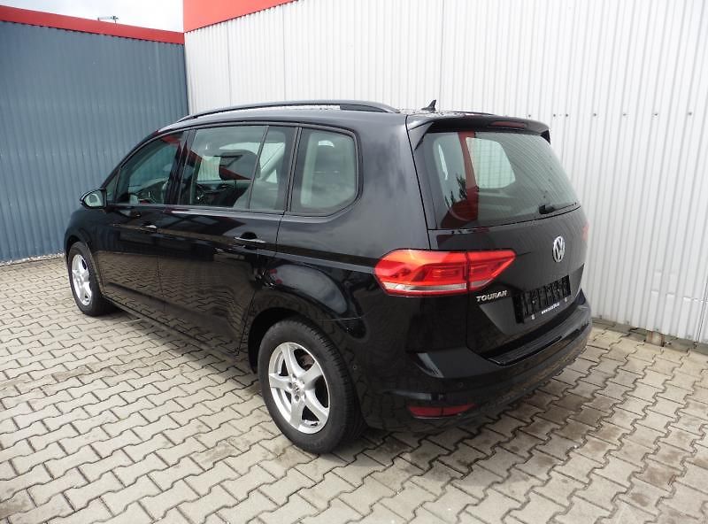 Volkswagen Touran 1.6 TDI Comfortline DSG, ACC, - fotka 4 z 17