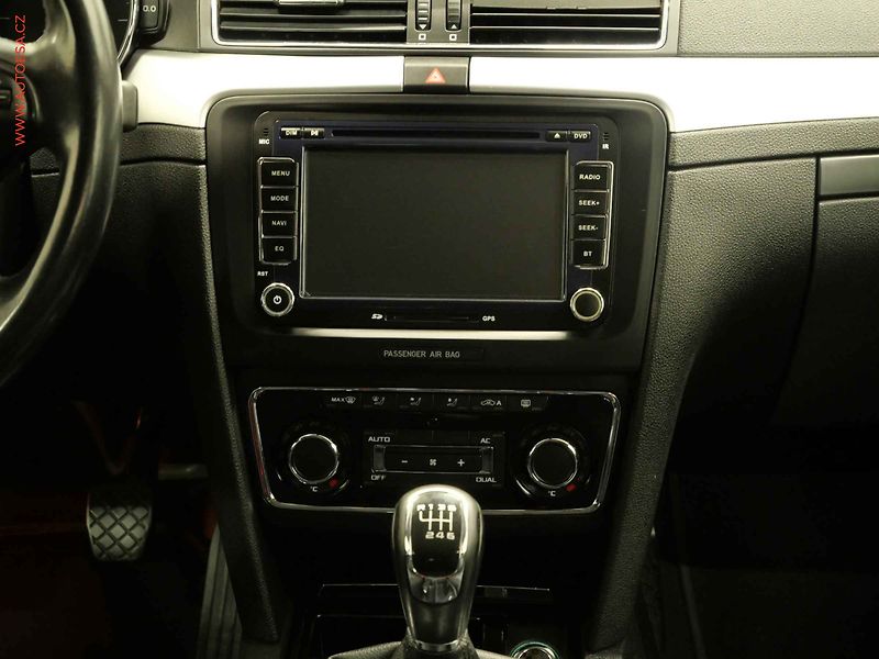 Škoda Superb (2010) 2.0TDI, Xenon, AC - fotka 9 z 22