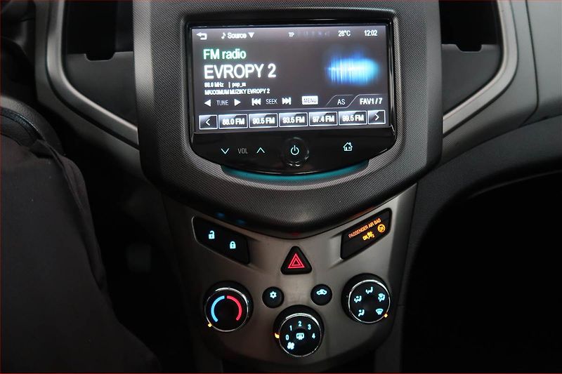 Chevrolet Aveo (2013) 1.2 i 16V, po STK, Tažné - fotka 12 z 16