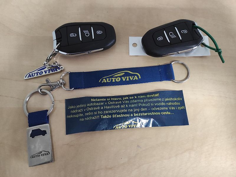 Peugeot 3008 1,5BlueHDi S&S, ALLURE, ČR - fotka 42 z 61