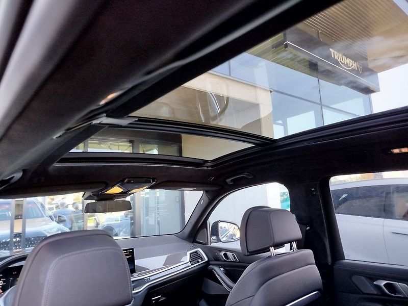 BMW X7 xDrive40d - fotka 38 z 38