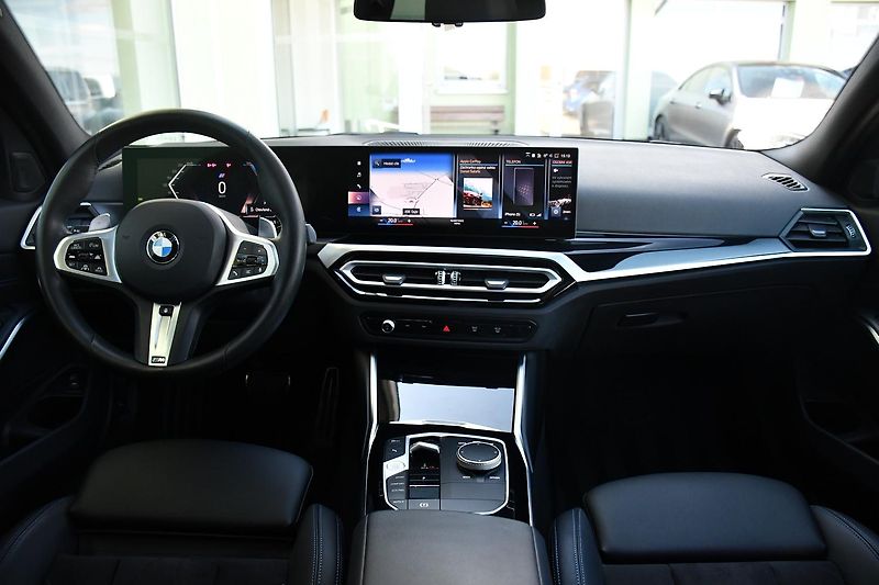BMW Řada 3 320d xDrive M-SPORT  - fotka 23 z 43