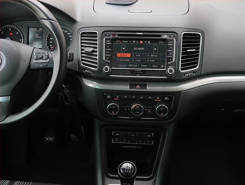 Volkswagen Sharan (2012) 2.0 TDI BMT, Serv.kniha, Kůže - fotka 12 z 28