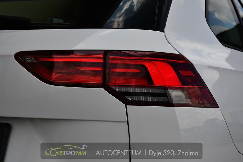 Volkswagen Golf 2.0TDi LED ACC 1M ČR  - fotka 52 z 52