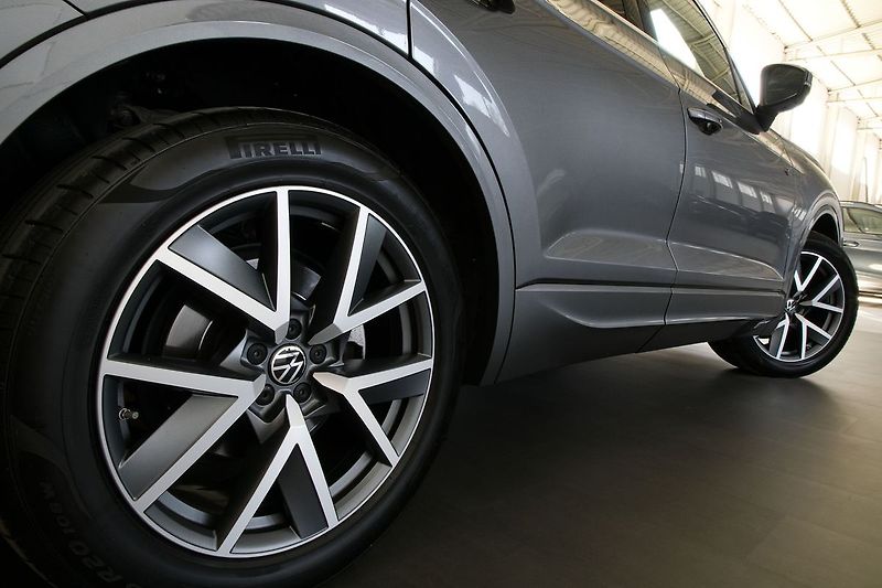 Volkswagen Touareg 3.0TDI 210kW RLine NT TZ ZÁRUK - fotka 11 z 48