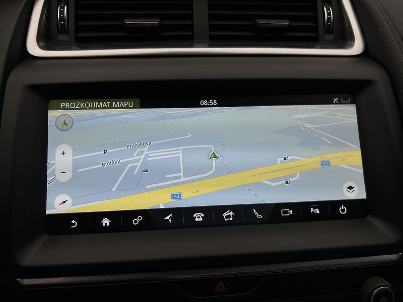 Jaguar E-Pace P250 AWD AUT - fotka 30 z 44