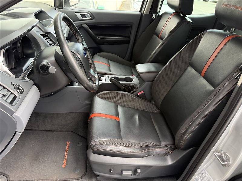 Ford Ranger 3,2 Wildtrak,AT,Hardtop,po ser - fotka 12 z 36