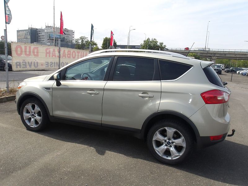 Ford Kuga 2,0TDCi 100 kW ! TITANIUM ! - fotka 3 z 29
