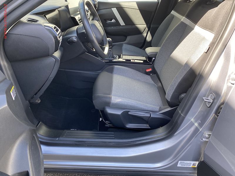 Citroën C4 (2022) 1.2 PT, Feel, LED, kamera - fotka 9 z 19