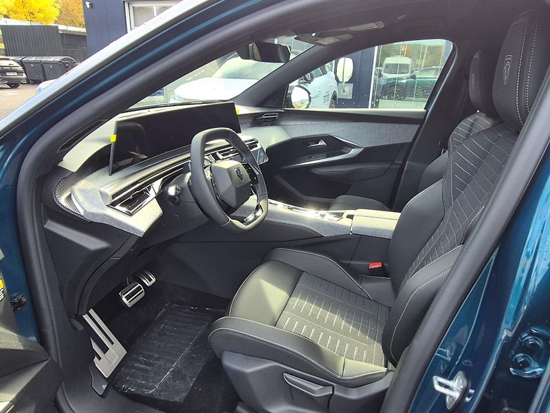 Peugeot 5008 (2026) GT Hybrid 145 e-DCS6 - fotka 9 z 23