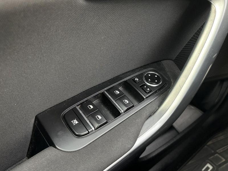 Kia Ceed 1.5 T-GDi 117kW DCT TOP - fotka 14 z 21