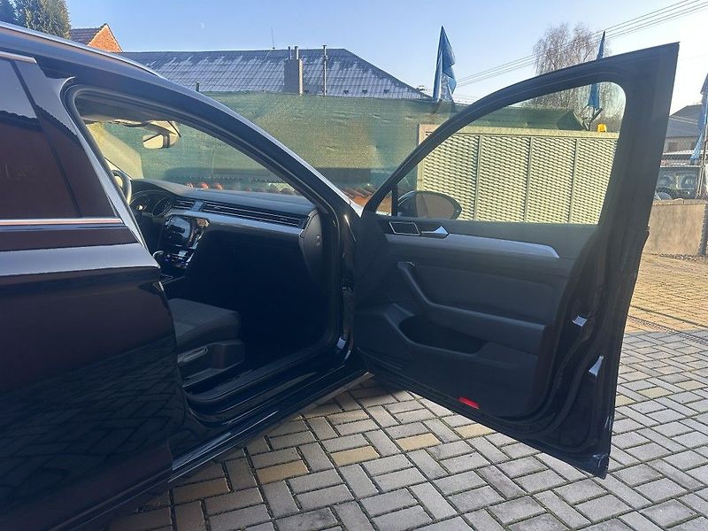 Volkswagen Passat 2.0 TDi 110kW Bussiness AT - fotka 26 z 28