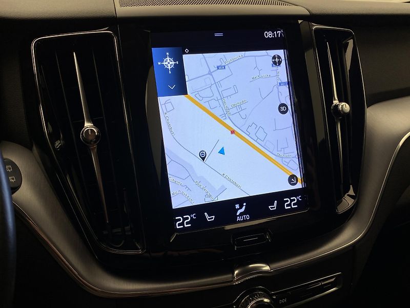 Volvo XC60 B4 AWD MOMENTUM REZERVACE - fotka 8 z 47