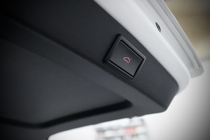 Škoda Octavia 3 FL Combi 2.0 TSI 169 kW RS - fotka 41 z 42