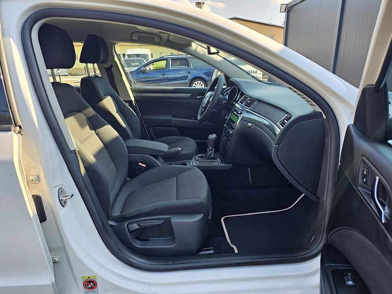 Škoda Superb 1.4 TSI 92 kW,TAŽNÉ,SERVISKA - fotka 28 z 50
