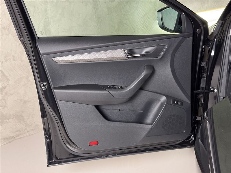 Škoda Karoq 1,5 TSi  DSG Style LED Kamera - fotka 19 z 46