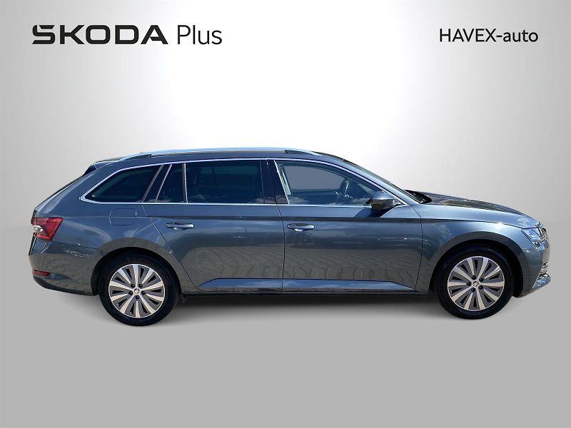 Škoda Superb (2021) Combi 1.4 TSI iV DSG Style - fotka 35 z 36