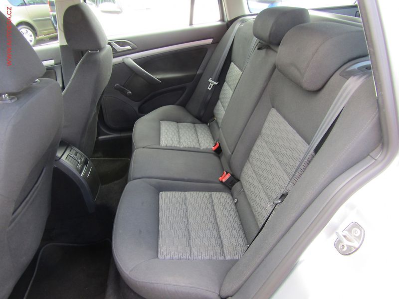 Škoda Octavia (2012) 1.6TDi, ČR, AC, výhřev sed - fotka 10 z 15