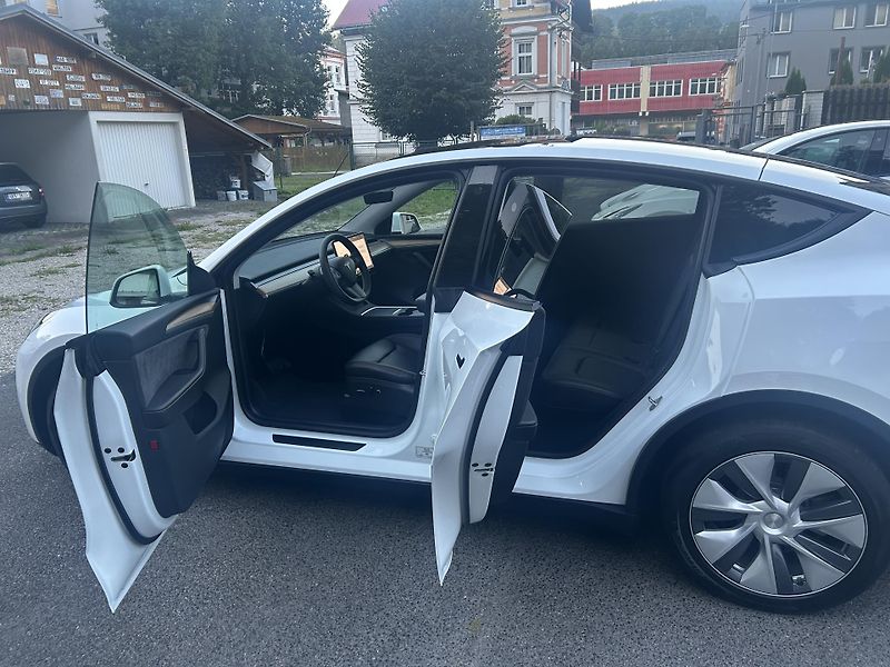 Tesla Model Y ZAMLUVENO ! TZ 94% - fotka 13 z 47
