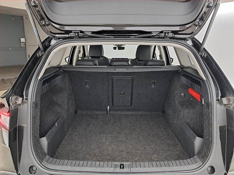 Škoda Enyaq (2021) iV 80 (82 kWh), SoH 83% - fotka 14 z 23