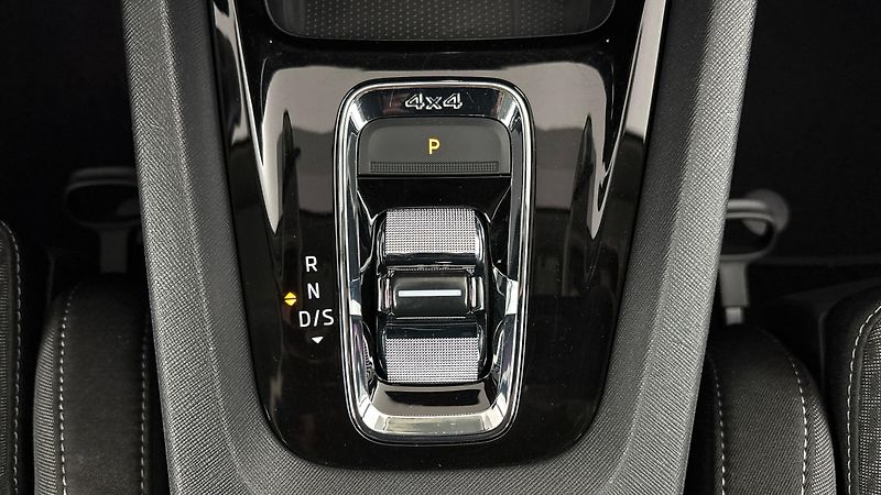 Škoda Octavia 2.0 TDI DSG 4x4 Style Combi - fotka 25 z 31