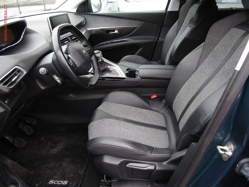 Peugeot 5008 (2019) 1.5 HDi, Allure, TZ, navi - fotka 9 z 21