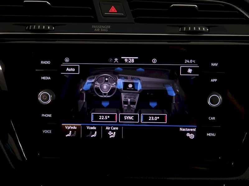 Volkswagen Touran (2023) HIGHLINE 2.0TDI DSG - fotka 25 z 37