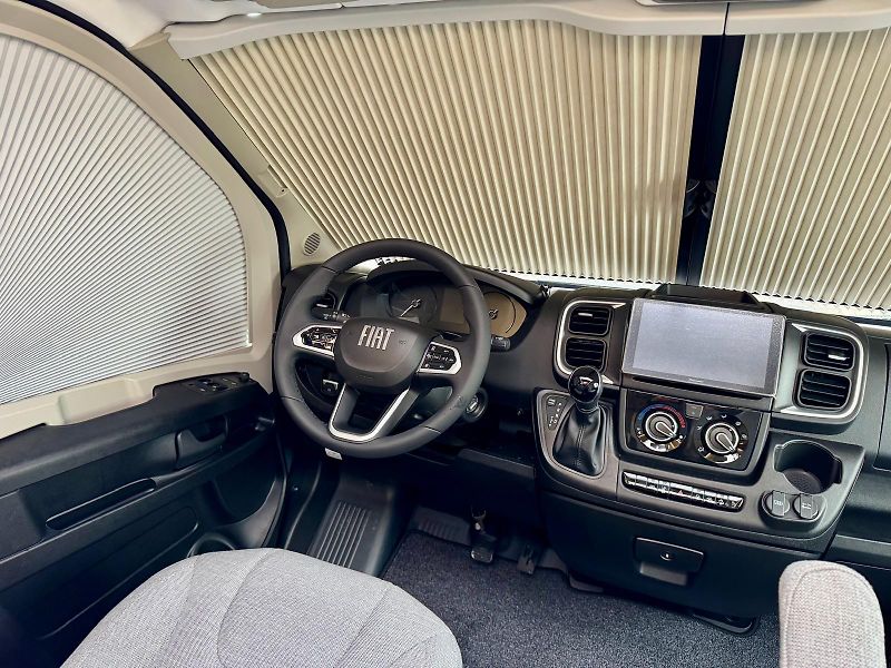 Pilote (2026) V630J Expression - fotka 17 z 37