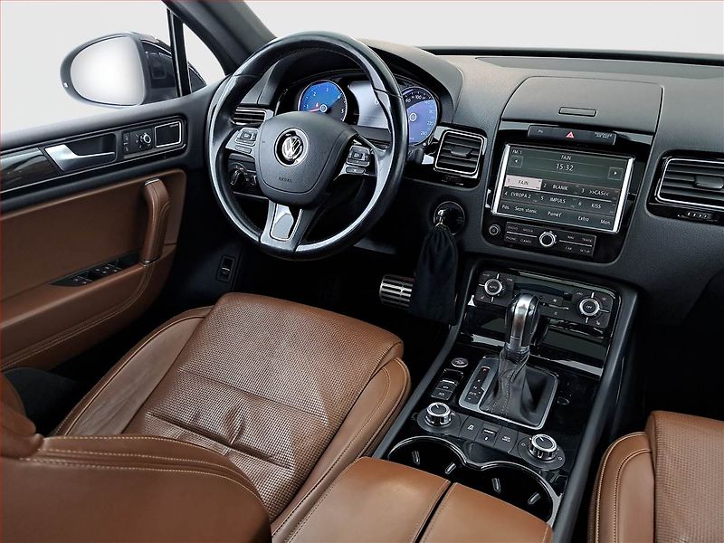 Volkswagen Touareg (2013) 4.2 V8 TDi, 4X4, Automat - fotka 7 z 23