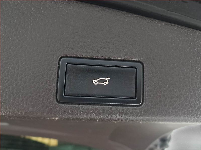 Volkswagen Touareg (2010) 3.0 TDI, 4X4, Automat, Navi - fotka 23 z 25