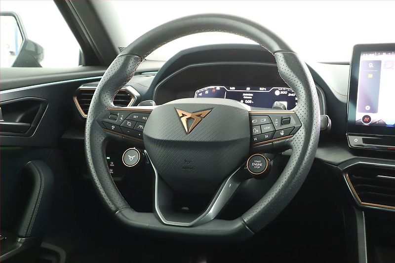 Cupra Formentor (2024) 1.4 e-Hybrid VZ - fotka 8 z 21