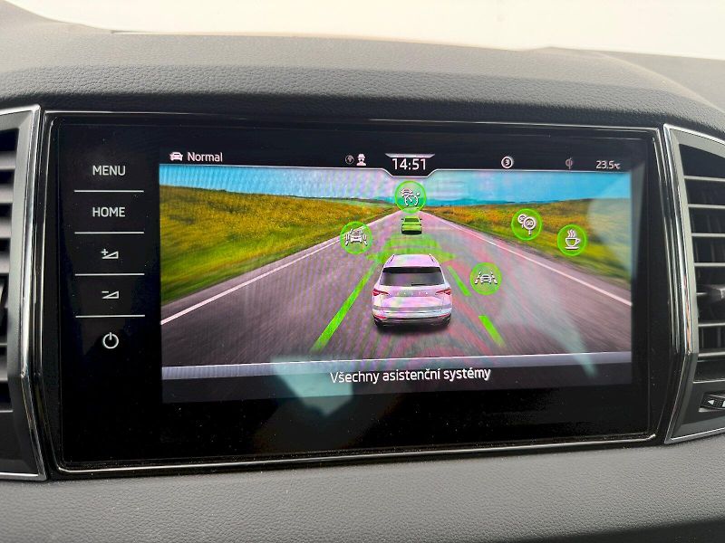 Škoda Karoq (2022) 1.5 TSI 110kW Style Matrix Nez - fotka 19 z 35