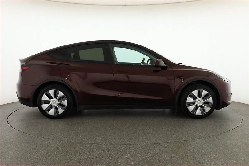 Tesla Model Y (2024) Long Range RWD 79kWh, SoH 92% - fotka 6 z 22