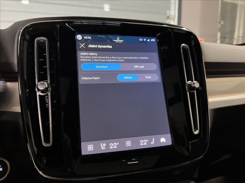 Volvo XC40 (2026) 2,0 B4  Ultra - fotka 27 z 33