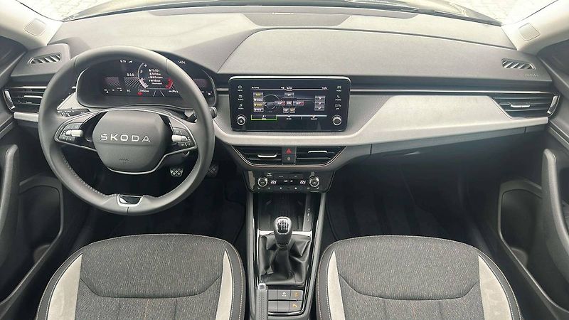 Škoda Scala Top Selection 1,0 TSI 85kW MT6 - fotka 5 z 26