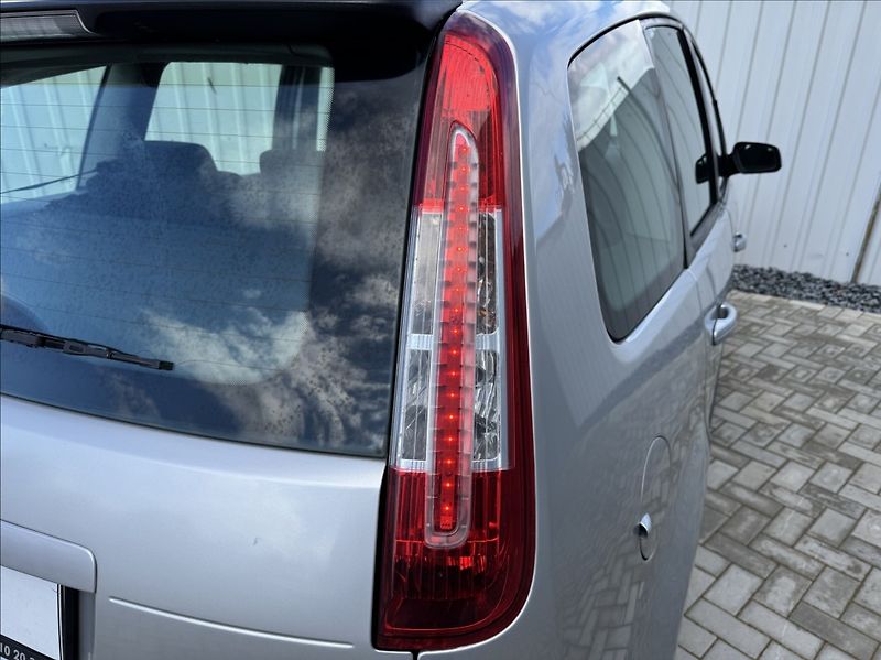 Ford C-MAX 1,6 TDCi 66kW klima - fotka 16 z 45