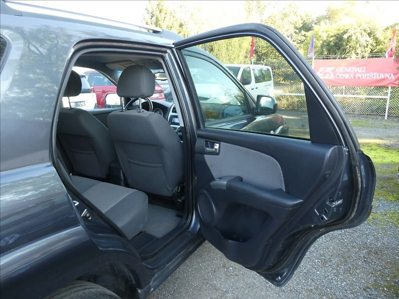 Kia Sportage 2,0 CRDi 110kW 1.MAJITEL, 4x4 - fotka 20 z 40