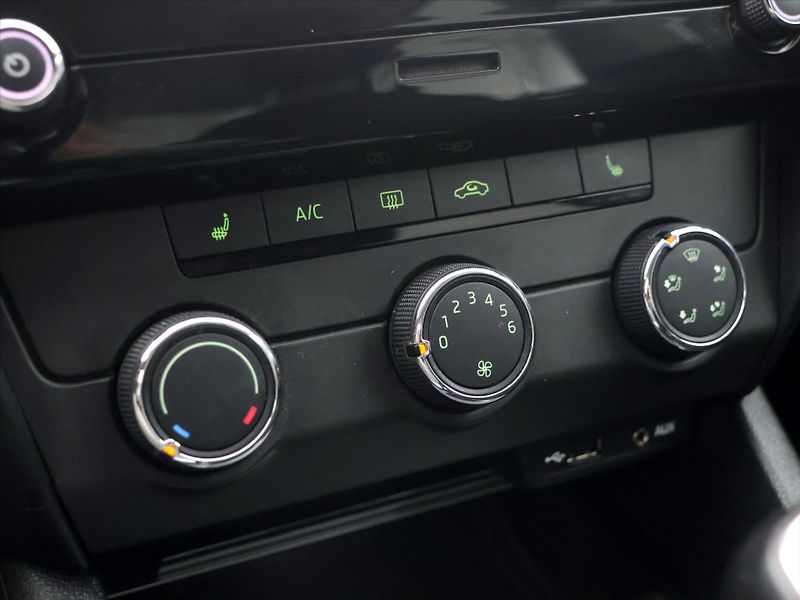 Škoda Octavia 1,6 TDI 85kW CZ Ambition 2.Maj - fotka 22 z 32