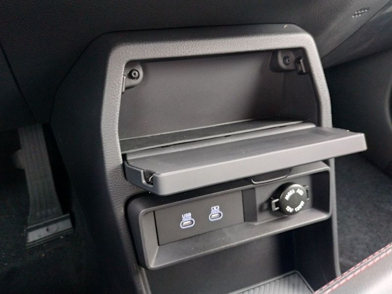 KGM Actyon 1.5T PREMIUM 4WD AT, SKLADEM - fotka 27 z 33