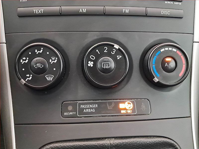 Toyota Auris (2008) 1.4 VVT-i, Park. senzory - fotka 13 z 19