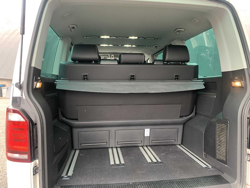 Volkswagen Multivan 2.0 TDi 150 kW DSG 2+2+3 - fotka 10 z 18