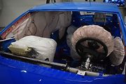 Samozřejmě tehdy ještě nebyly airbagy